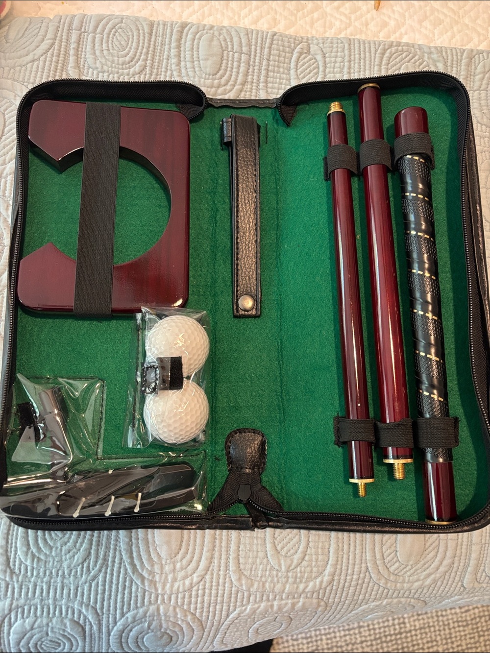 Folding Travel Golf Set with Burgundy Finish
